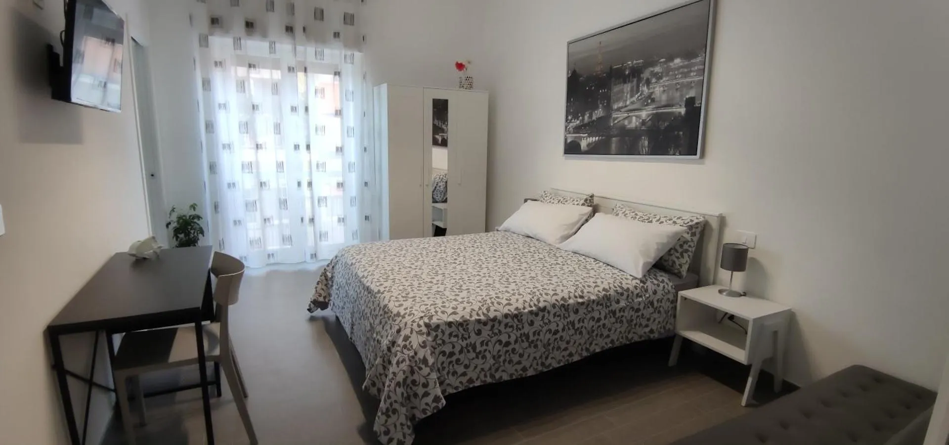 Bh Brando House Bed & Breakfast Bari Italia
